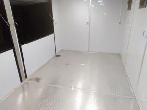 أعمال استانلس ستيل غذائي في كرفان مطعم متنقل