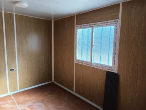 تشطيب كرفان من الداخل عزل حراري وأرضيات فينيل